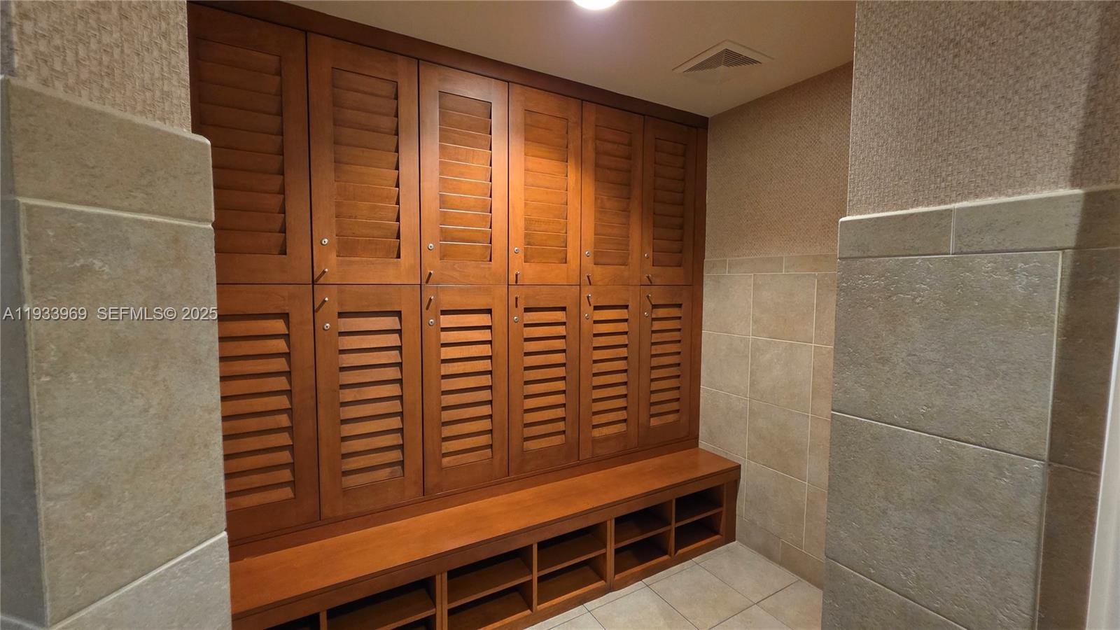 360 CONDO A - Residential