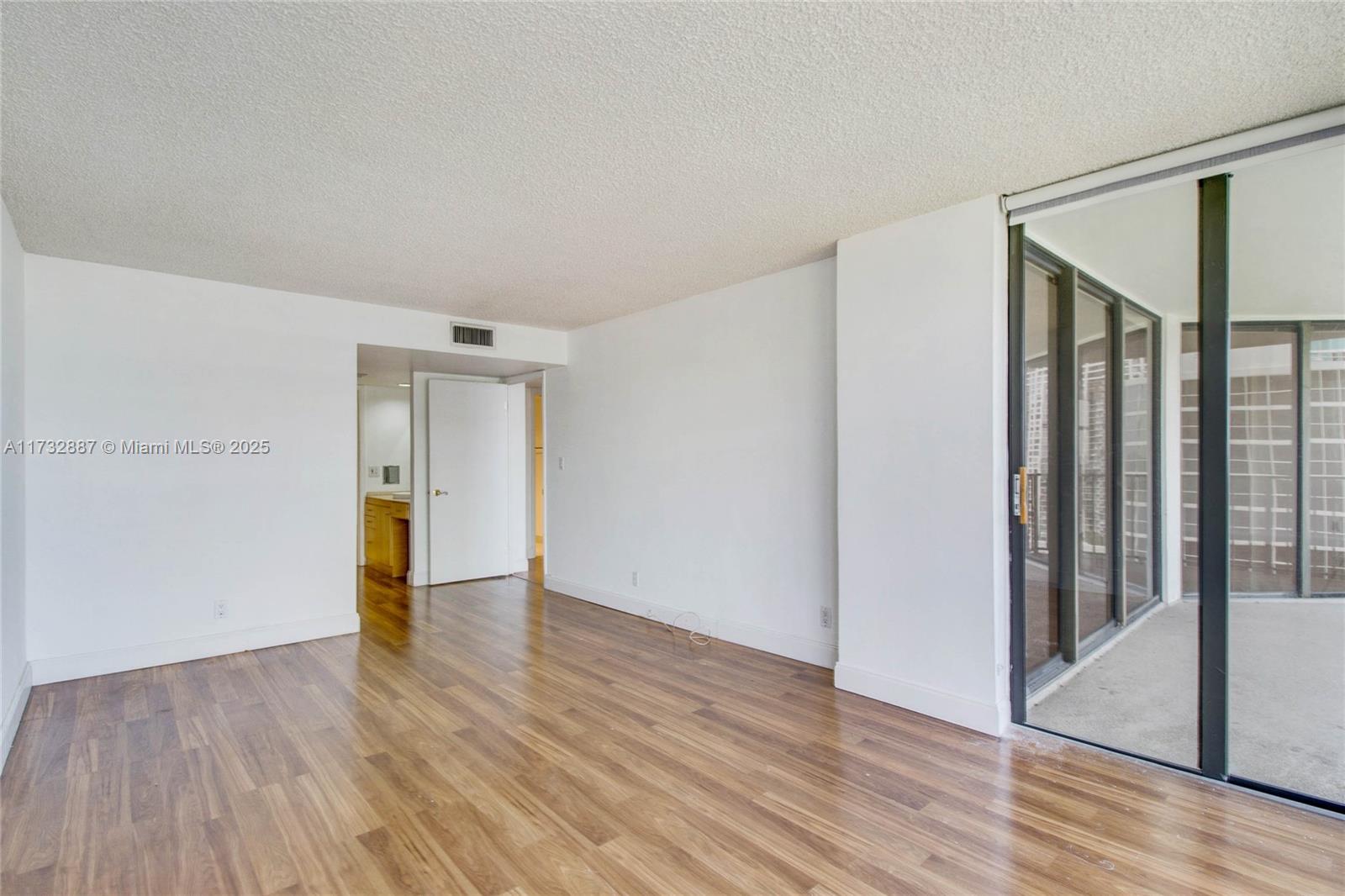 1925 Brickell Ave 1812