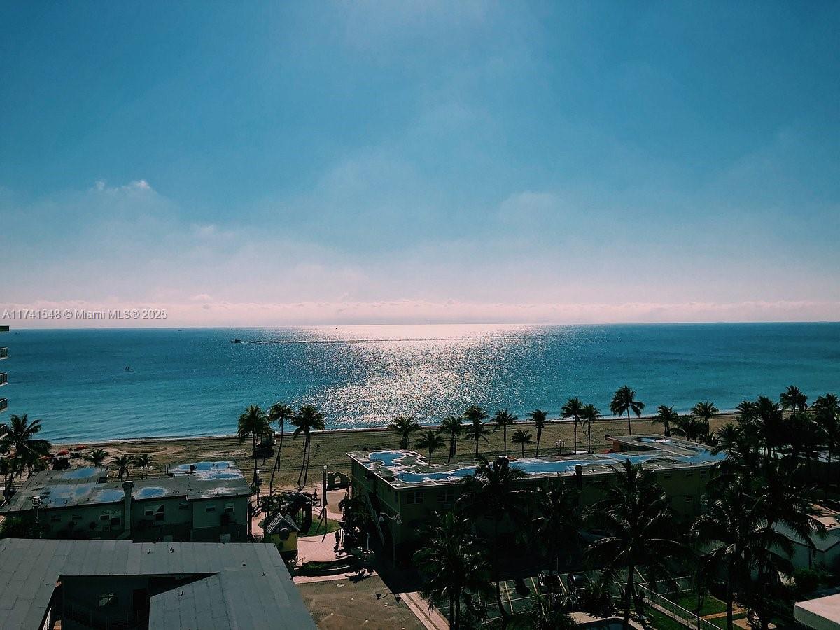 COSTA HOLLYWOOD CONDO - Residential