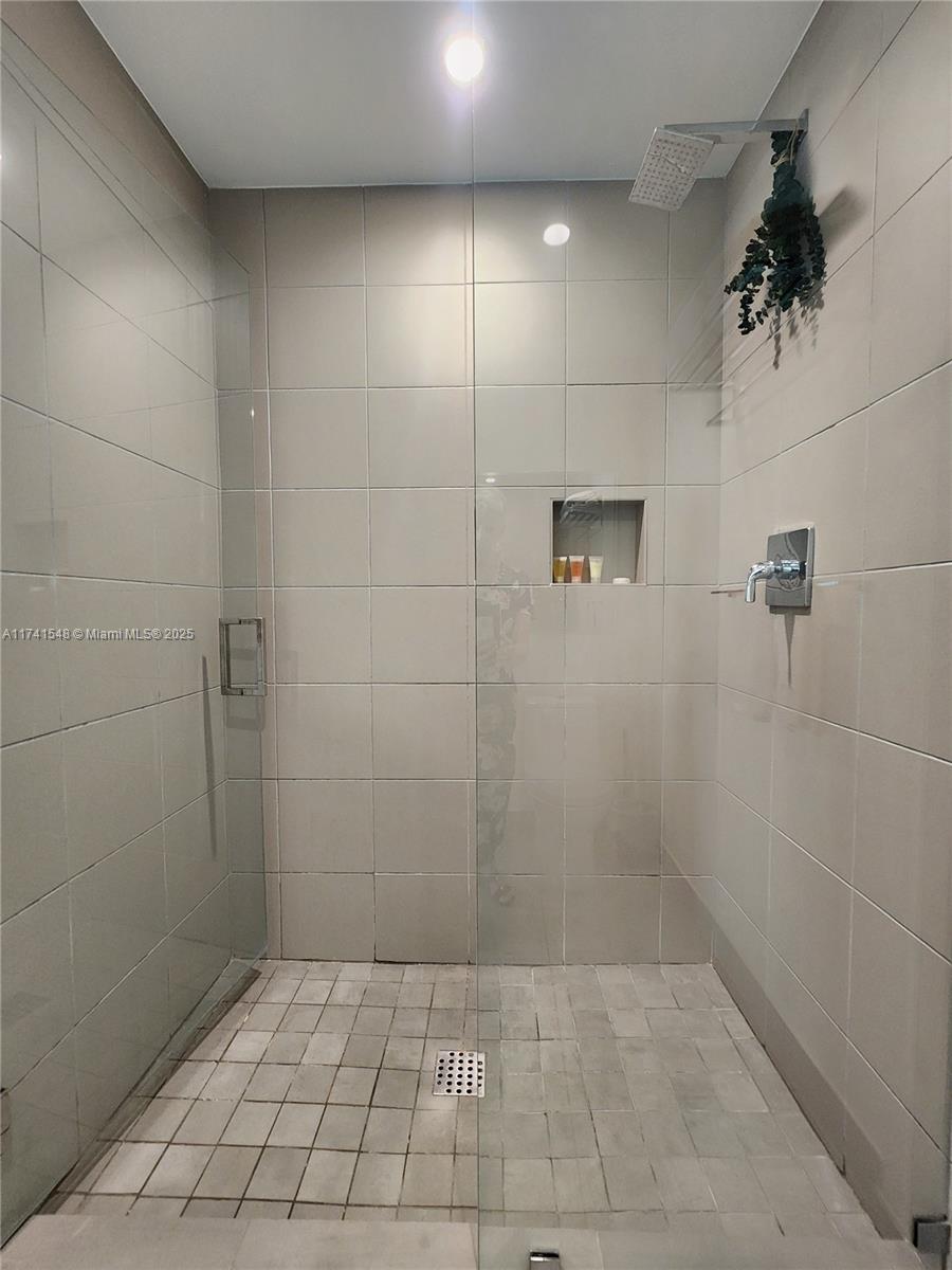 COSTA HOLLYWOOD CONDO - Residential