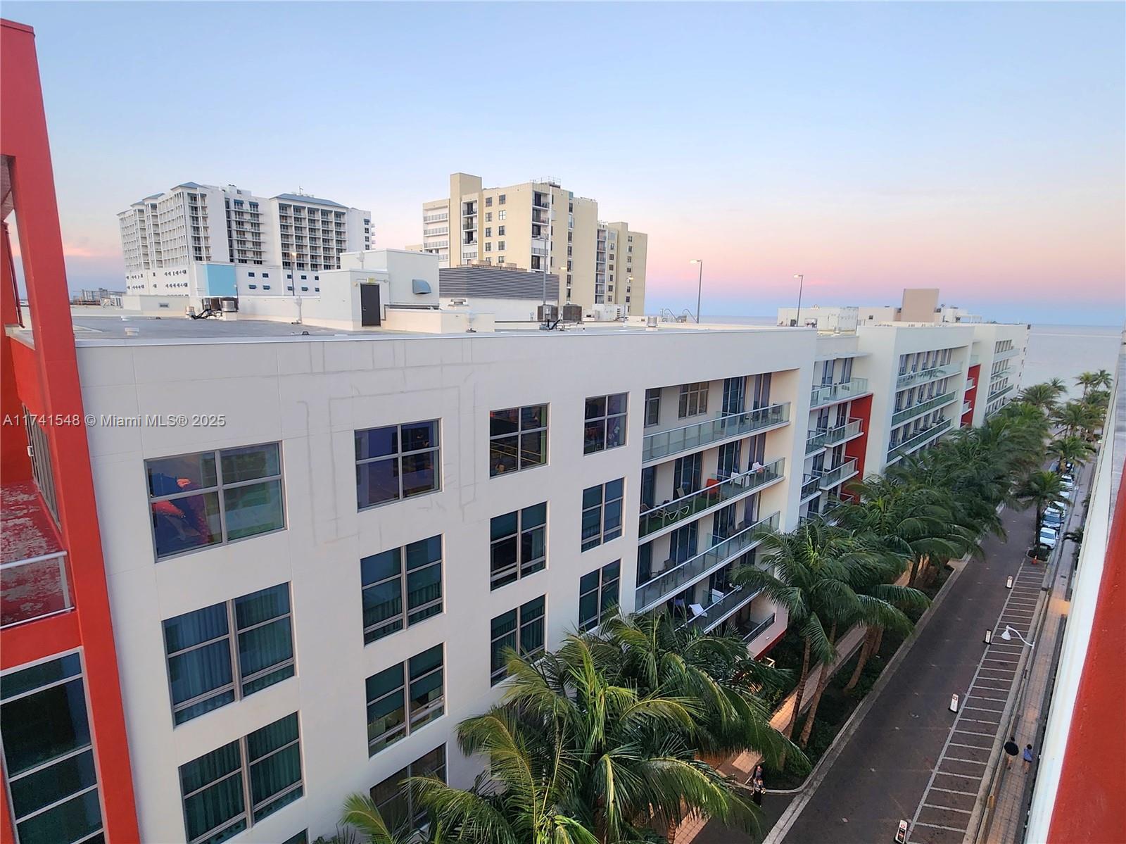 COSTA HOLLYWOOD CONDO - Residential
