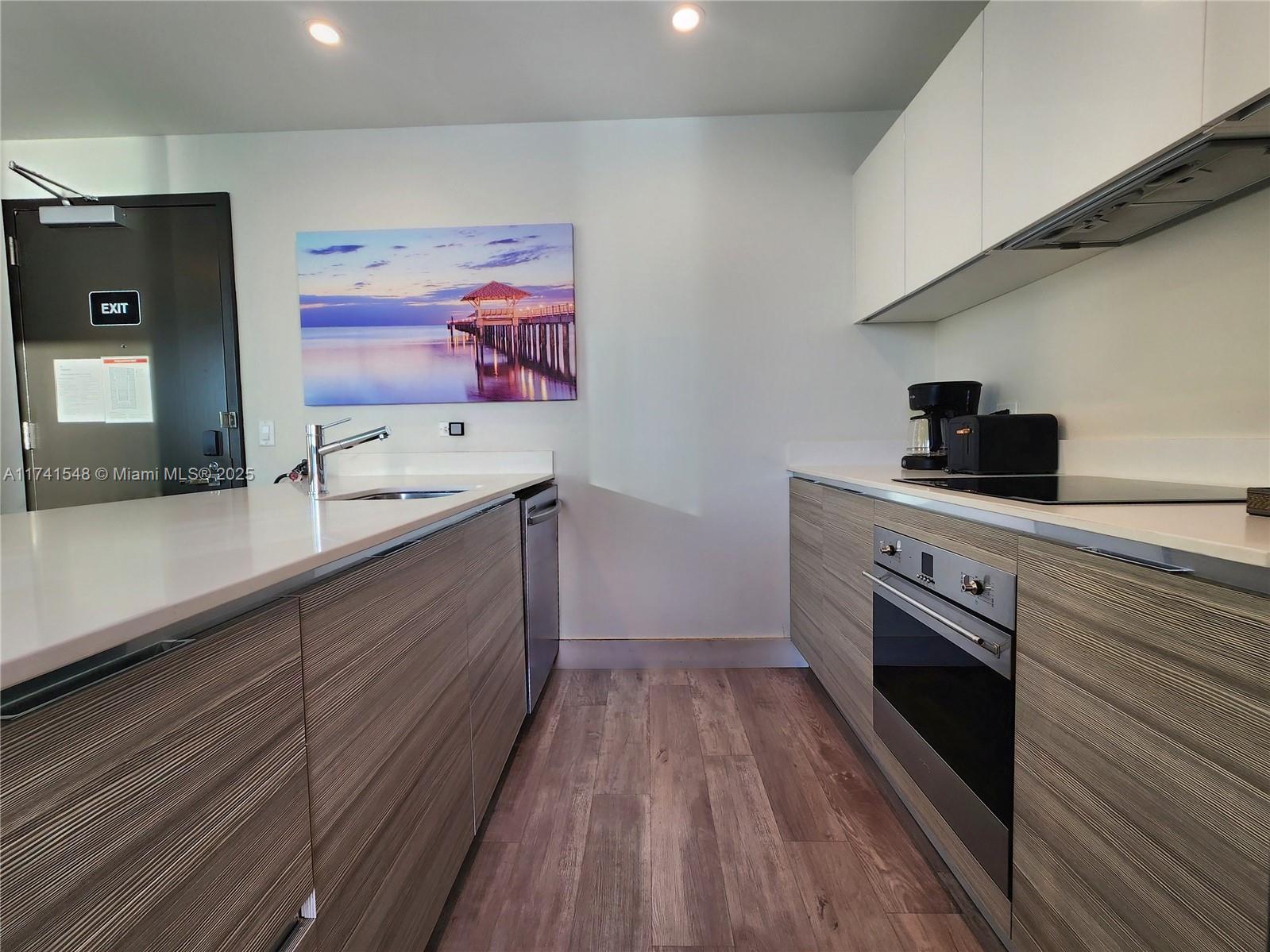 COSTA HOLLYWOOD CONDO - Residential