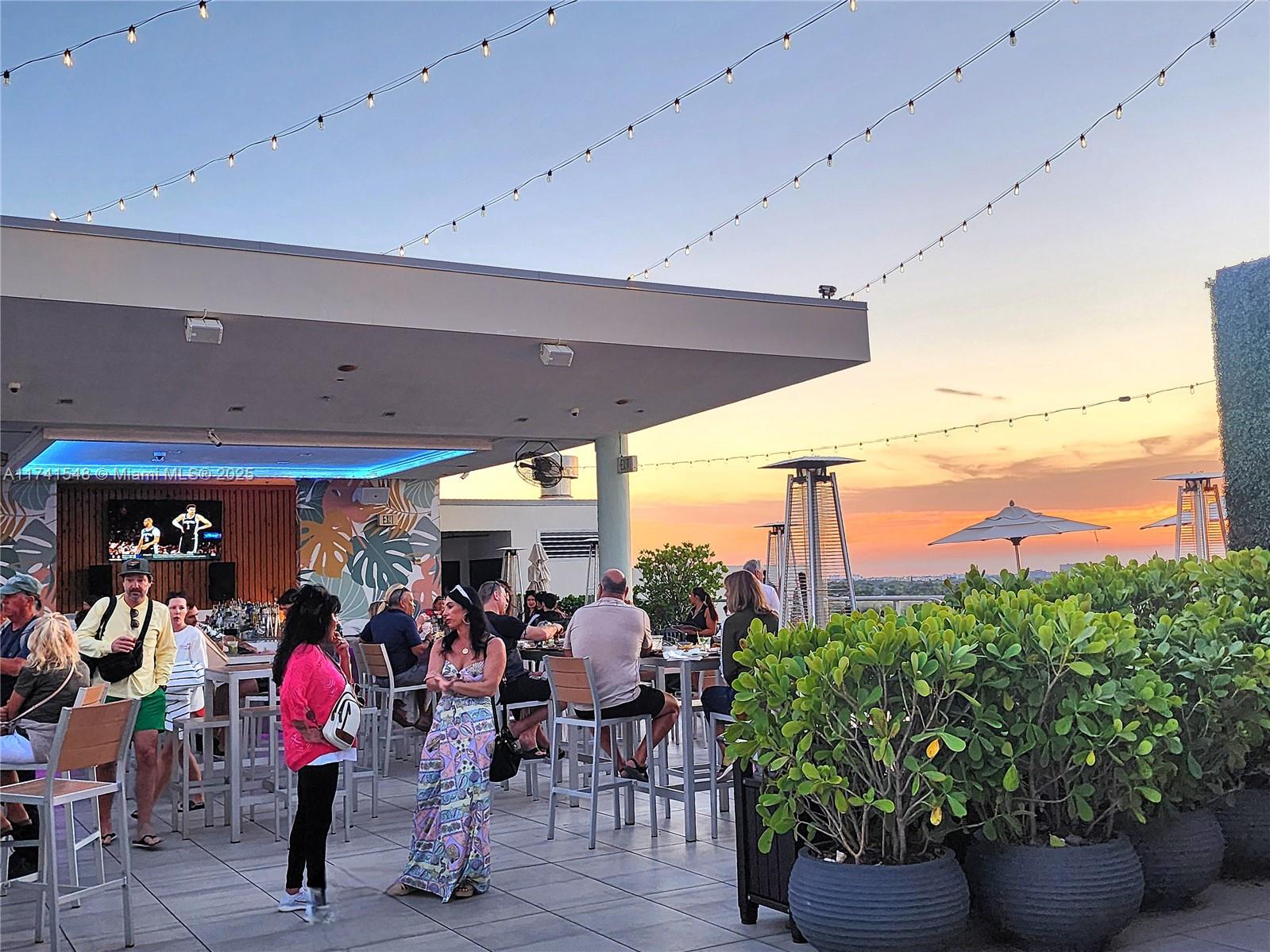 COSTA HOLLYWOOD CONDO - Residential