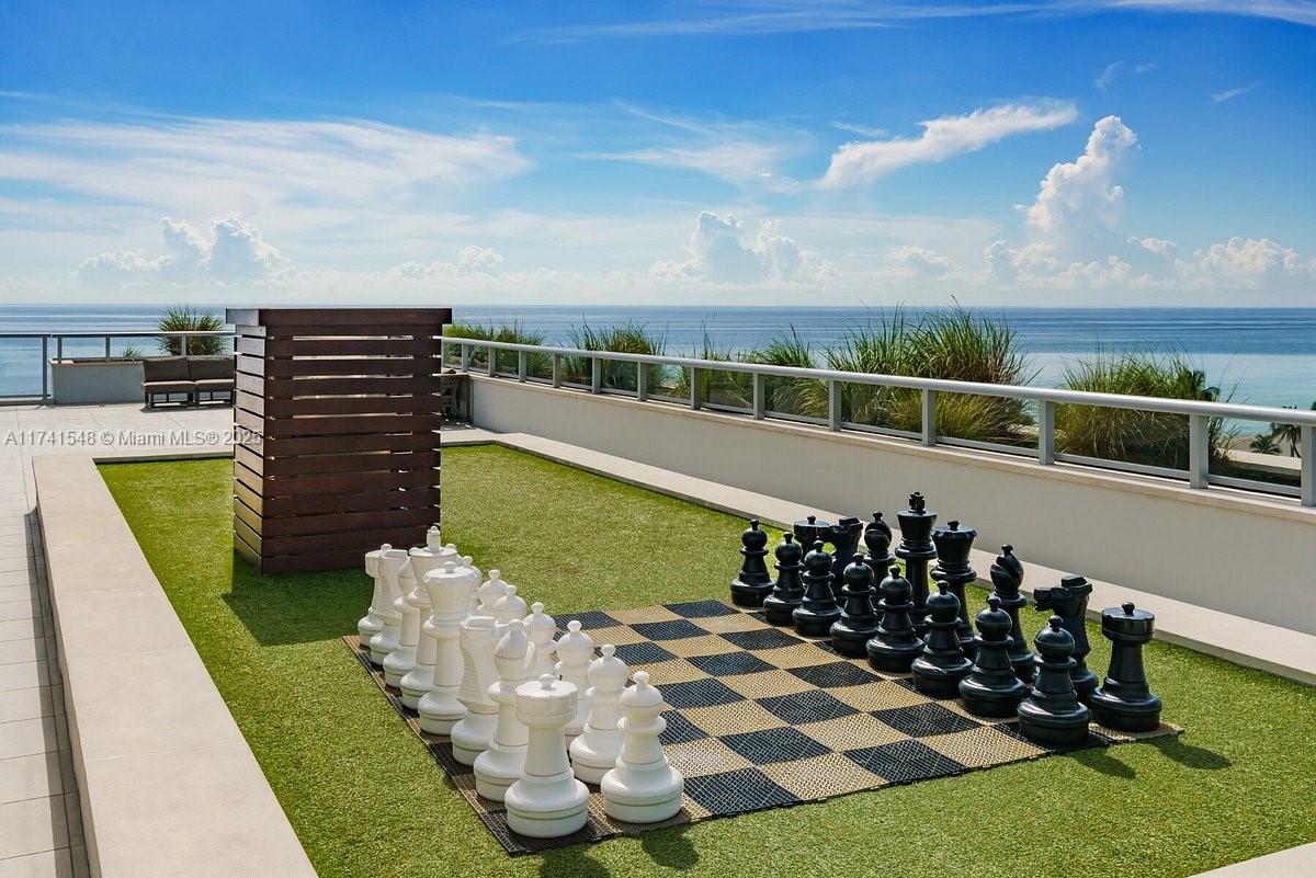 COSTA HOLLYWOOD CONDO - Residential