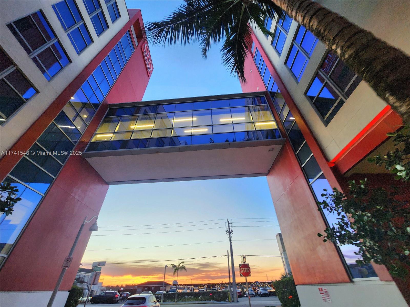 COSTA HOLLYWOOD CONDO - Residential
