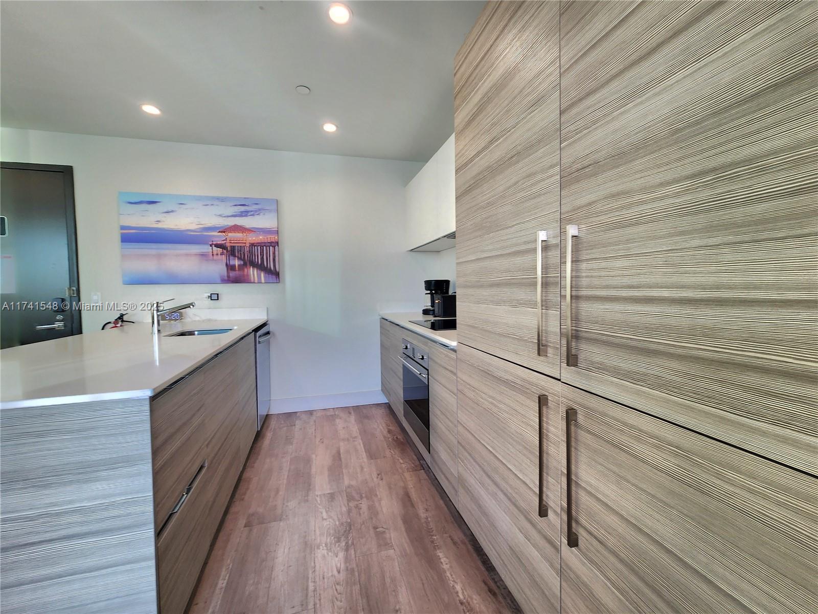 COSTA HOLLYWOOD CONDO - Residential