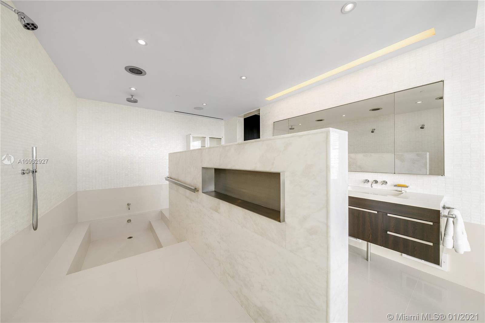 APOGEE CONDO - Residential