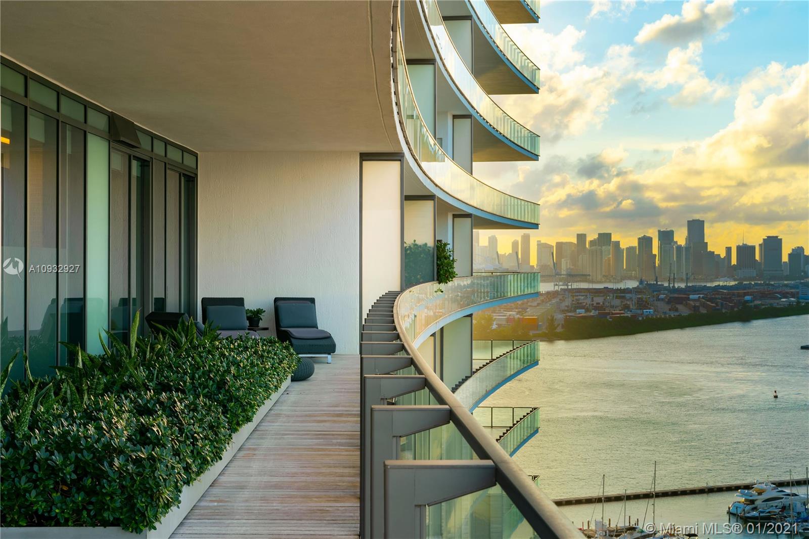 APOGEE CONDO - Residential