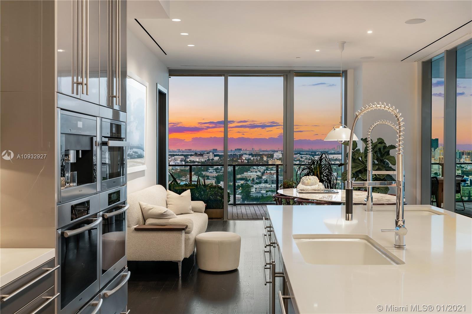 APOGEE CONDO - Residential