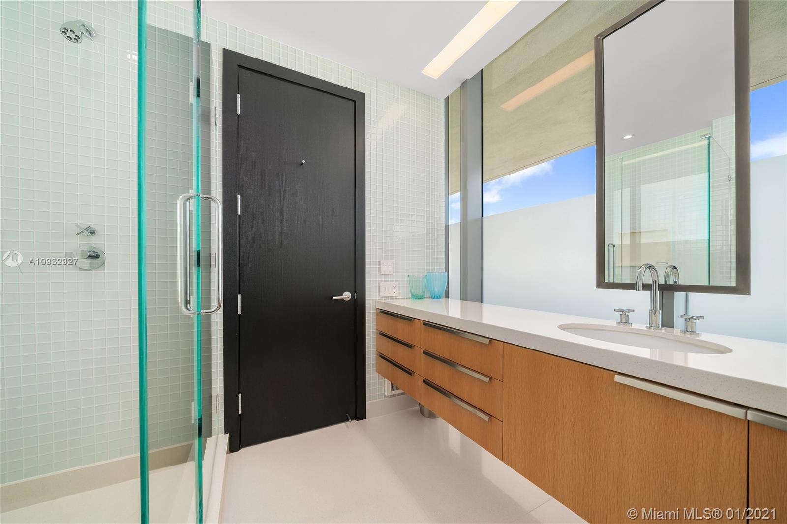 APOGEE CONDO - Residential