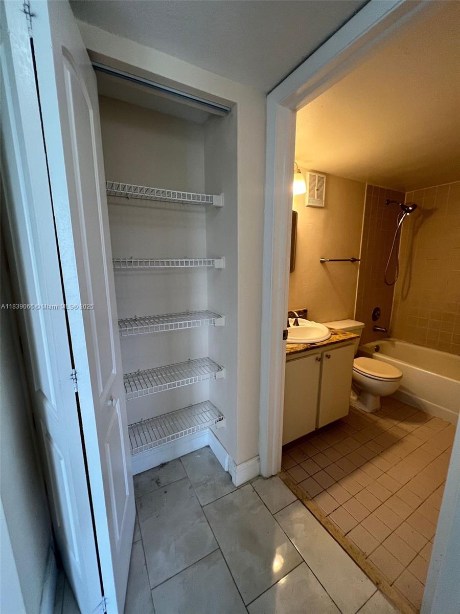 SAGA BAY GARDENS CONDO - Residential