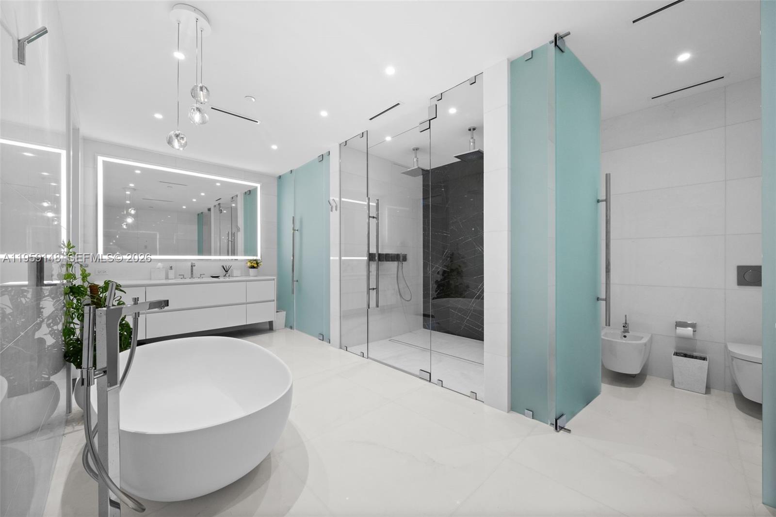 ASTON MARTIN - Residential