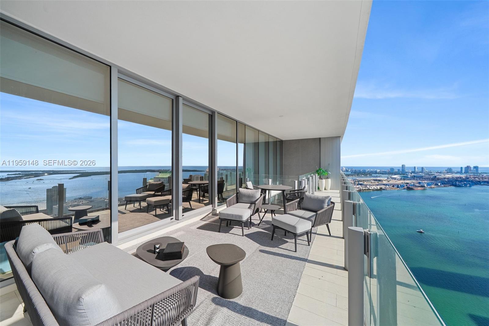 ASTON MARTIN - Residential