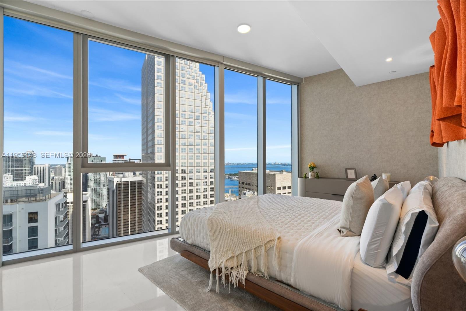 ASTON MARTIN - Residential