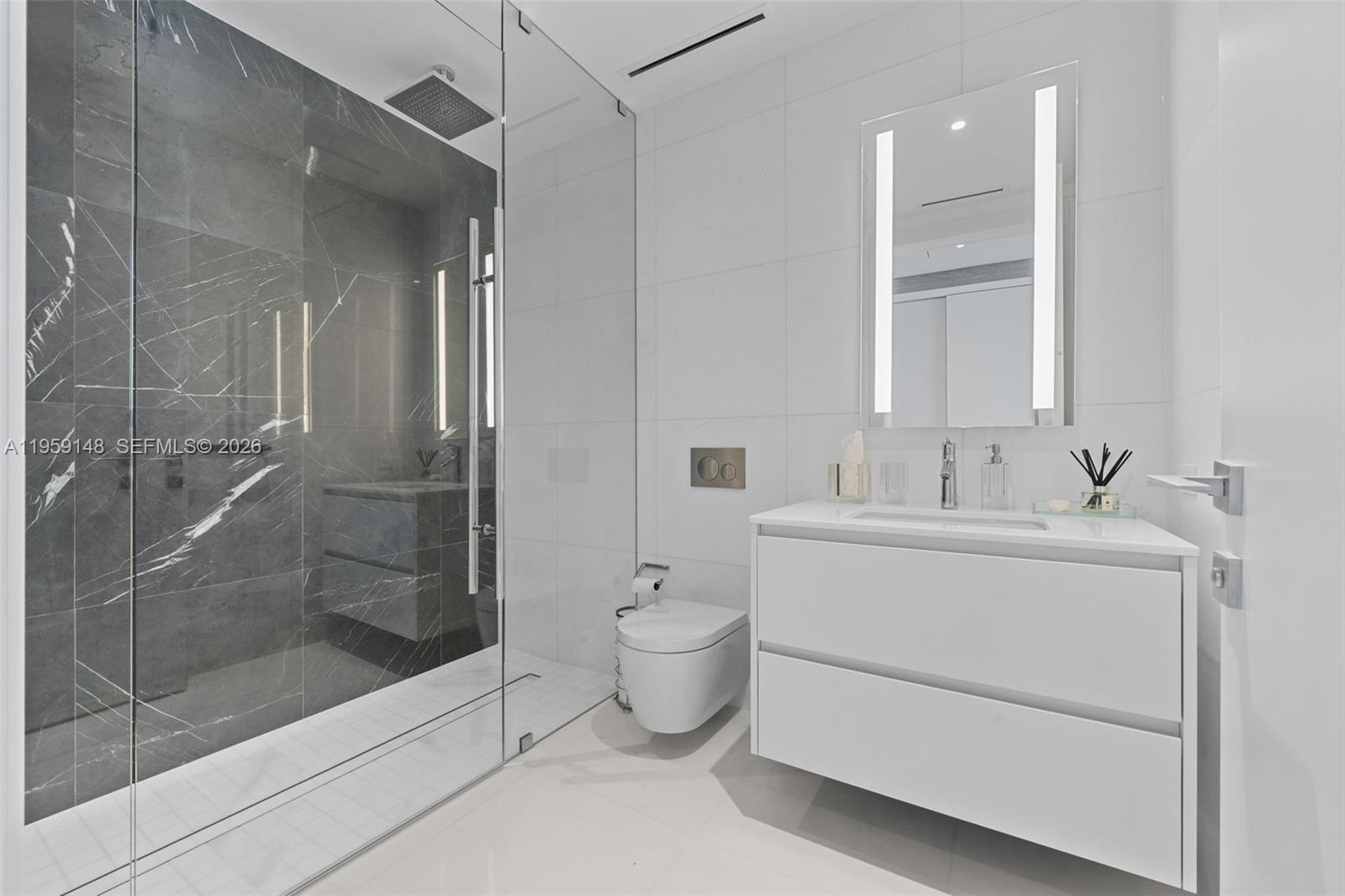 ASTON MARTIN - Residential