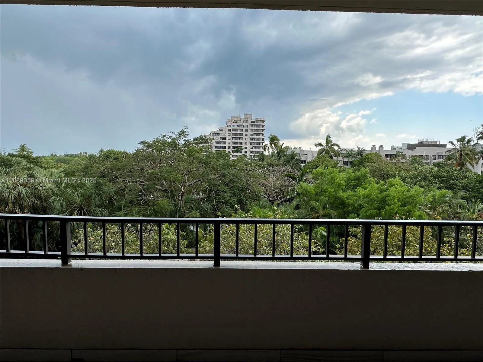 Key Biscayne, Florida 33149, United States, 1 Bedroom Bedrooms, ,2 BathroomsBathrooms,Residential,Active,220770