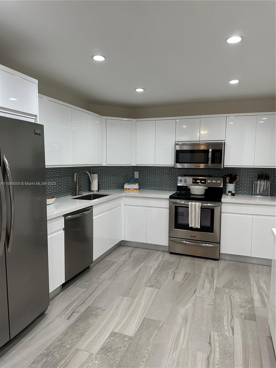 KEY COLONY NO 1 - Residential Lease