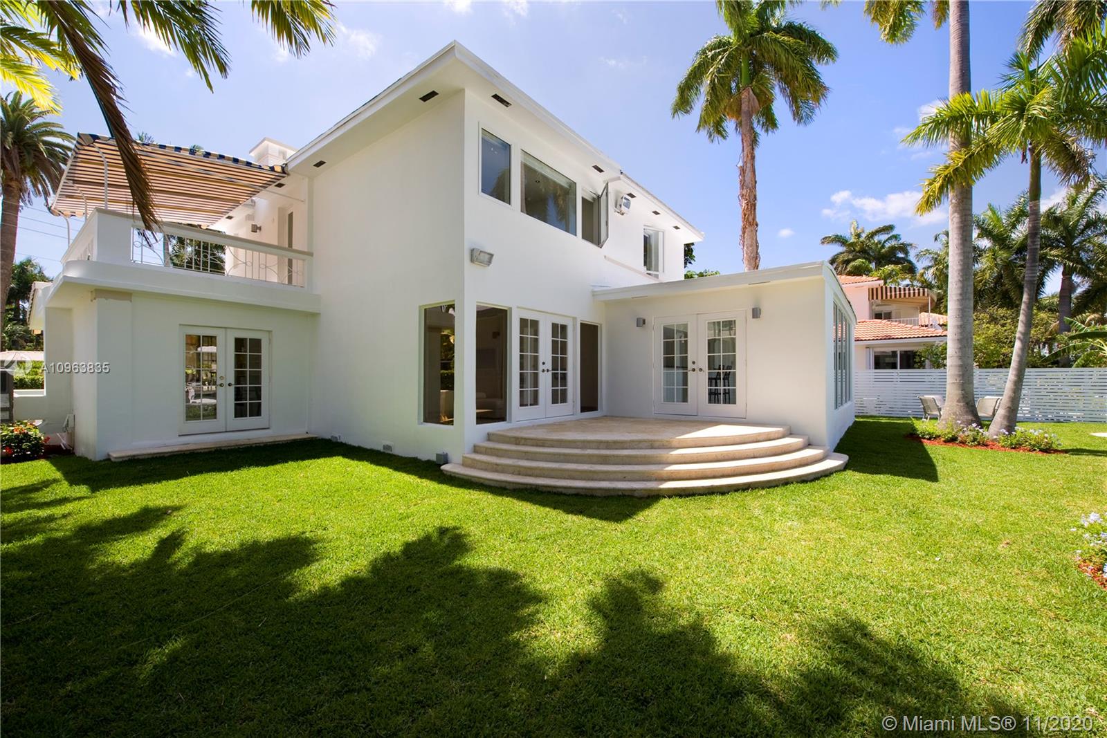 SUNSET ISLANDS-ISLAND NO - Residential