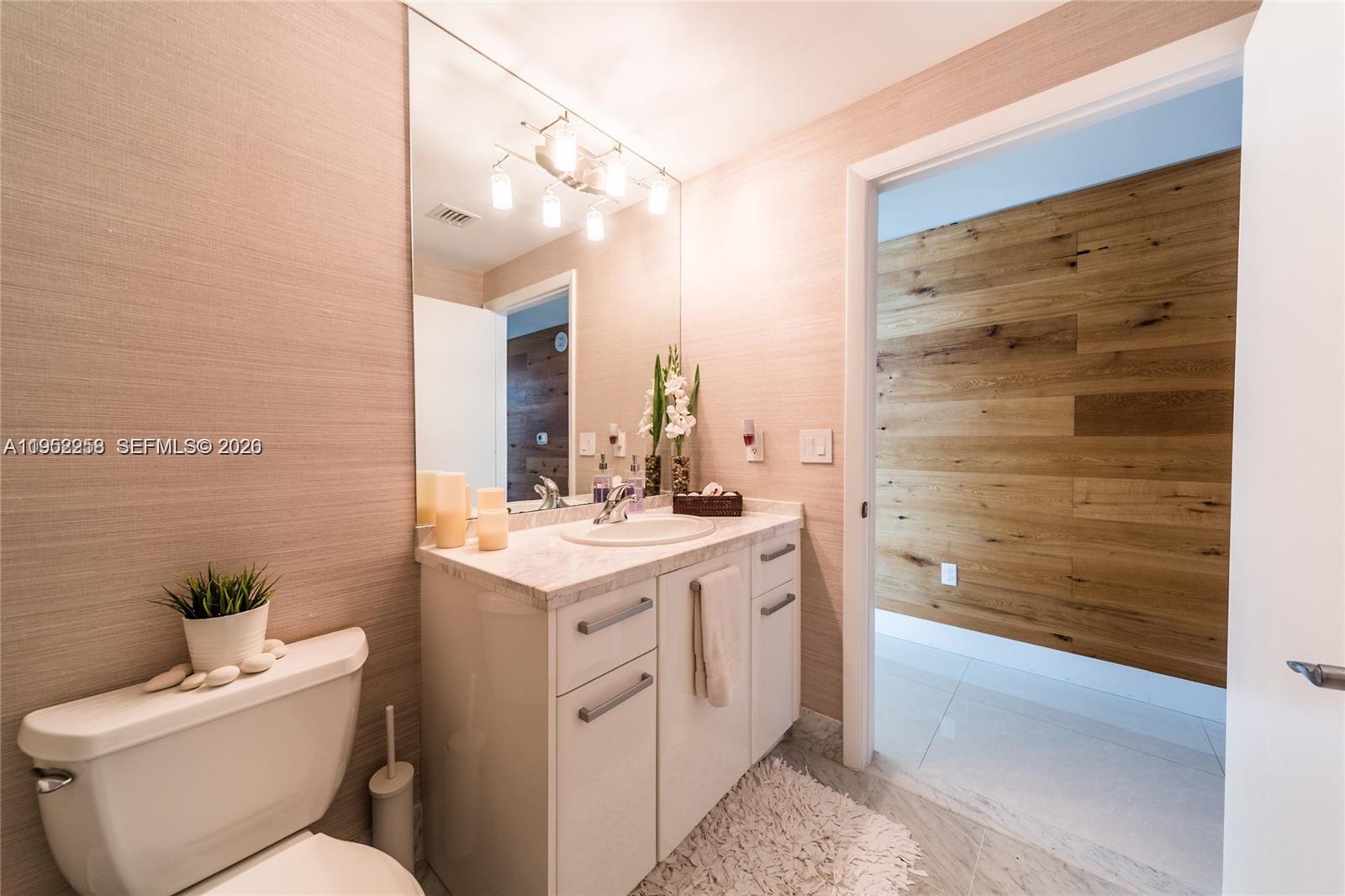 VIZCAYNE NORTH CONDO - Residential