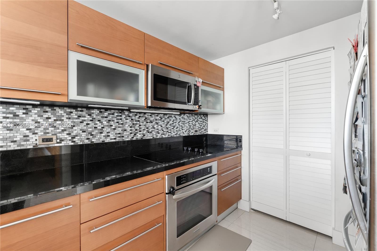 VIZCAYNE NORTH CONDO - Residential