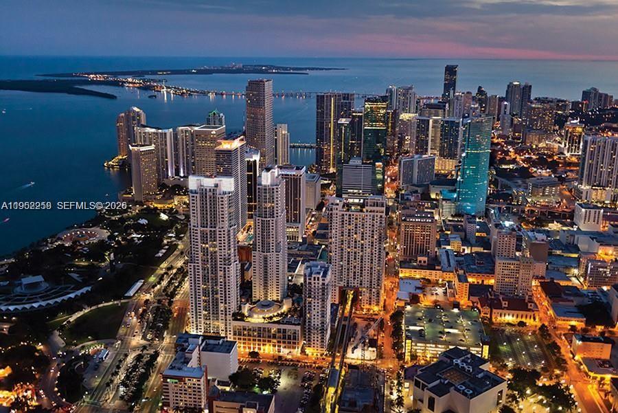 VIZCAYNE NORTH CONDO - Residential