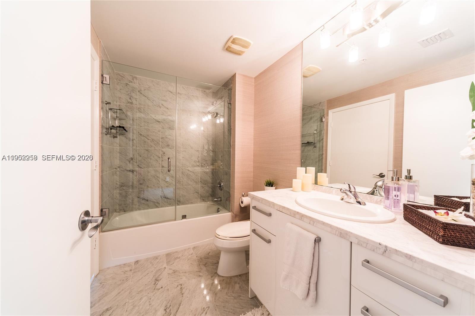 VIZCAYNE NORTH CONDO - Residential