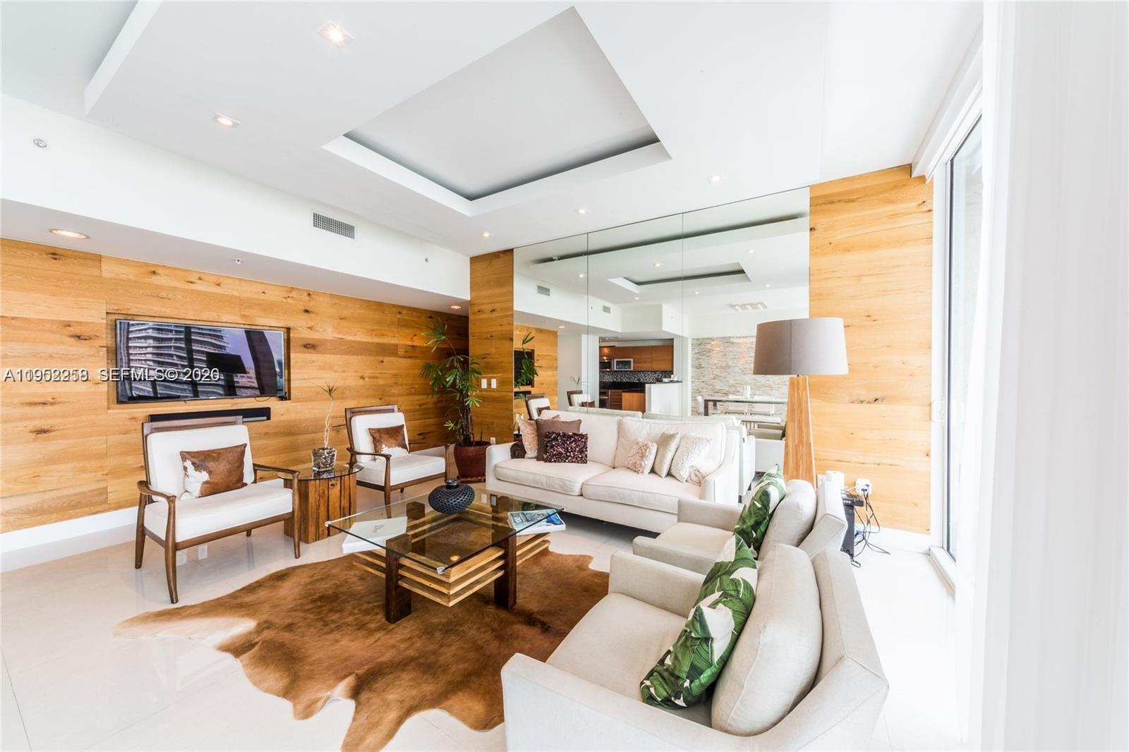 VIZCAYNE NORTH CONDO - Residential