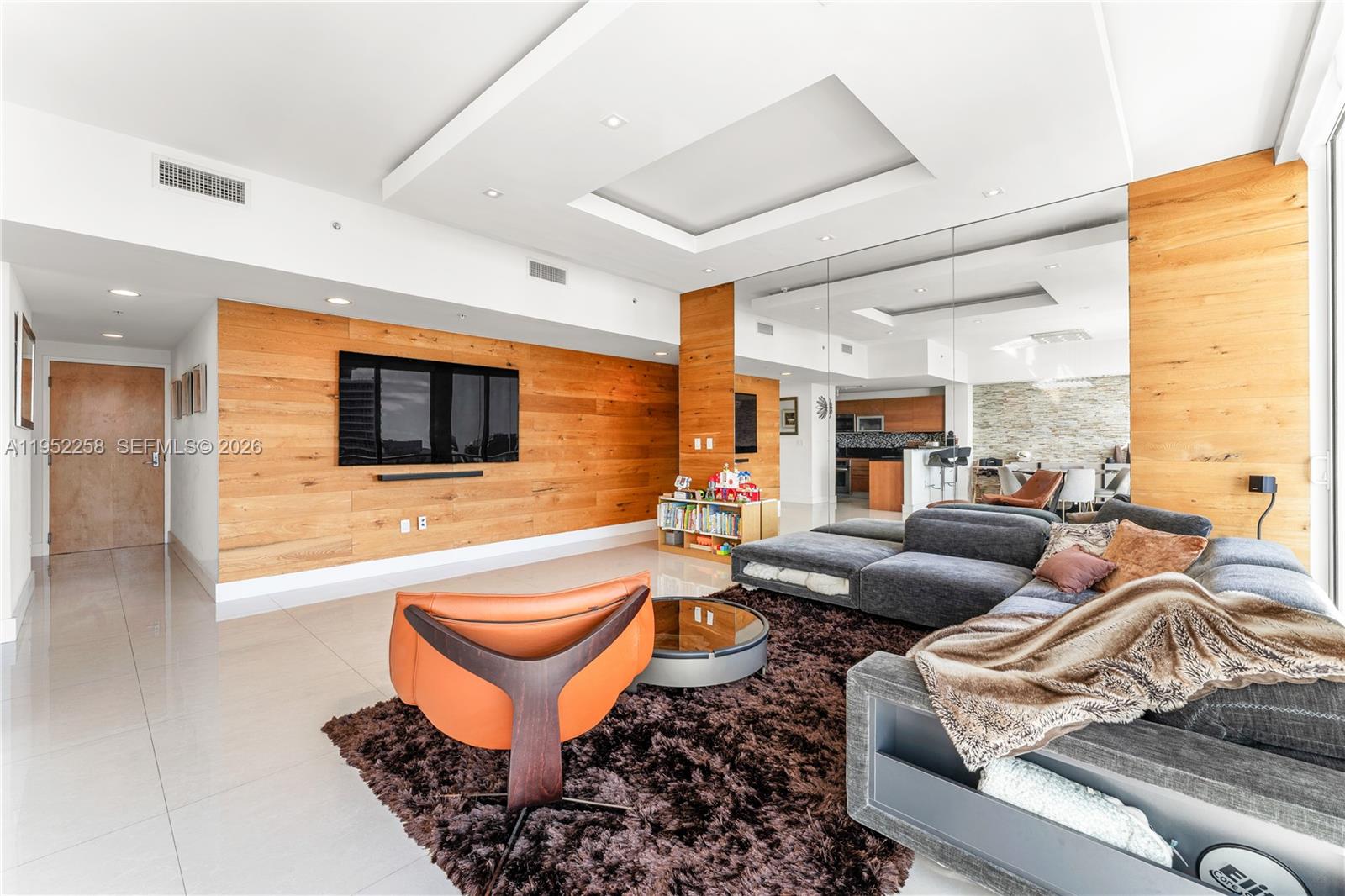 VIZCAYNE NORTH CONDO - Residential