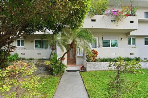 9881 W Bay Harbor Dr 2 Bay Harbor Islands FL 33154