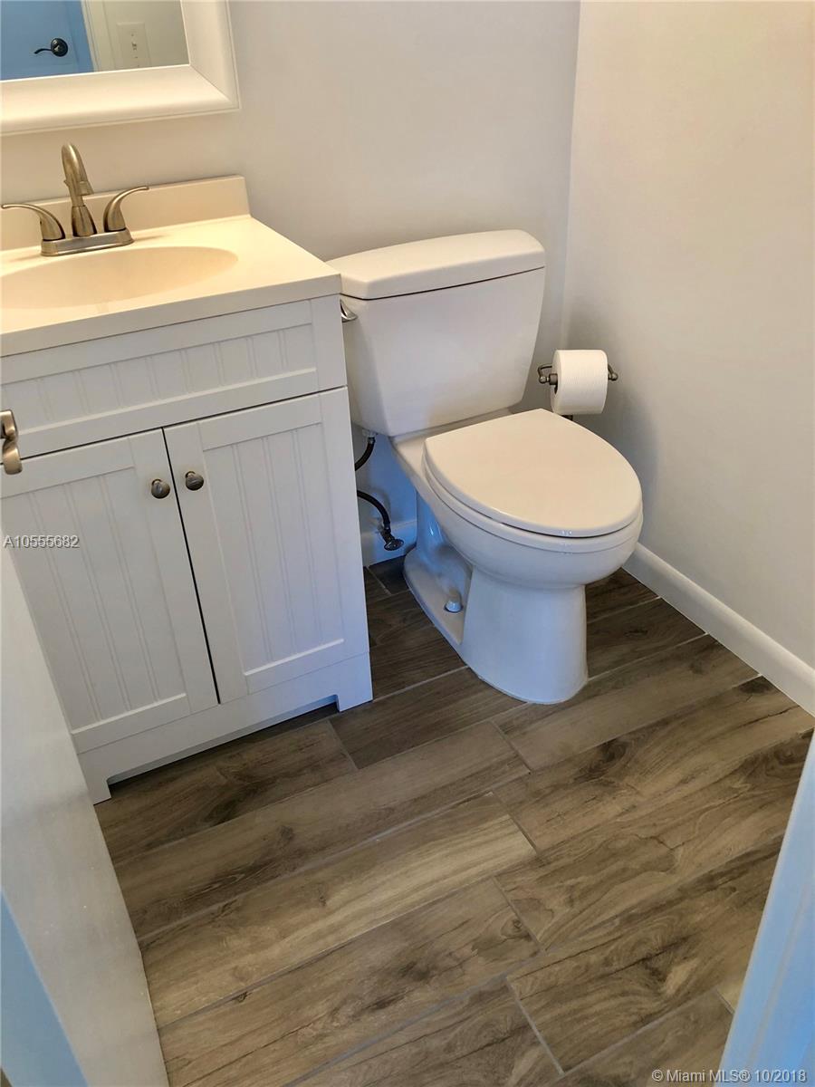 HILLCREST NO 21 CONDO - Residential