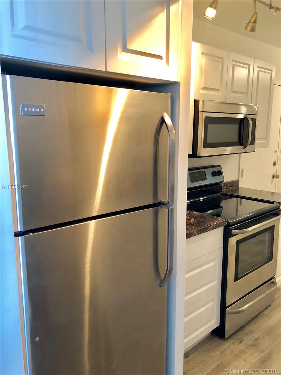 HILLCREST NO 21 CONDO - Residential