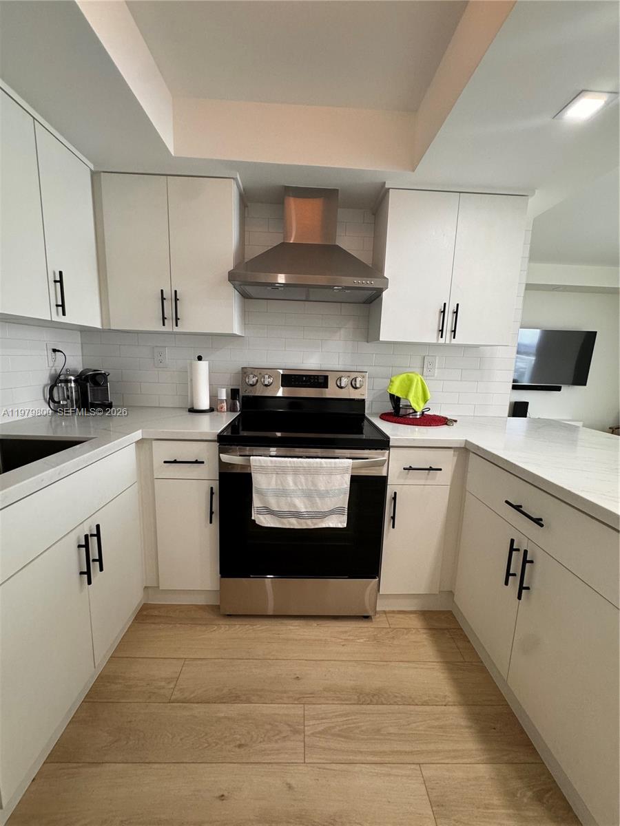 THE ROYAL CLUB CONDO - Residential Lease