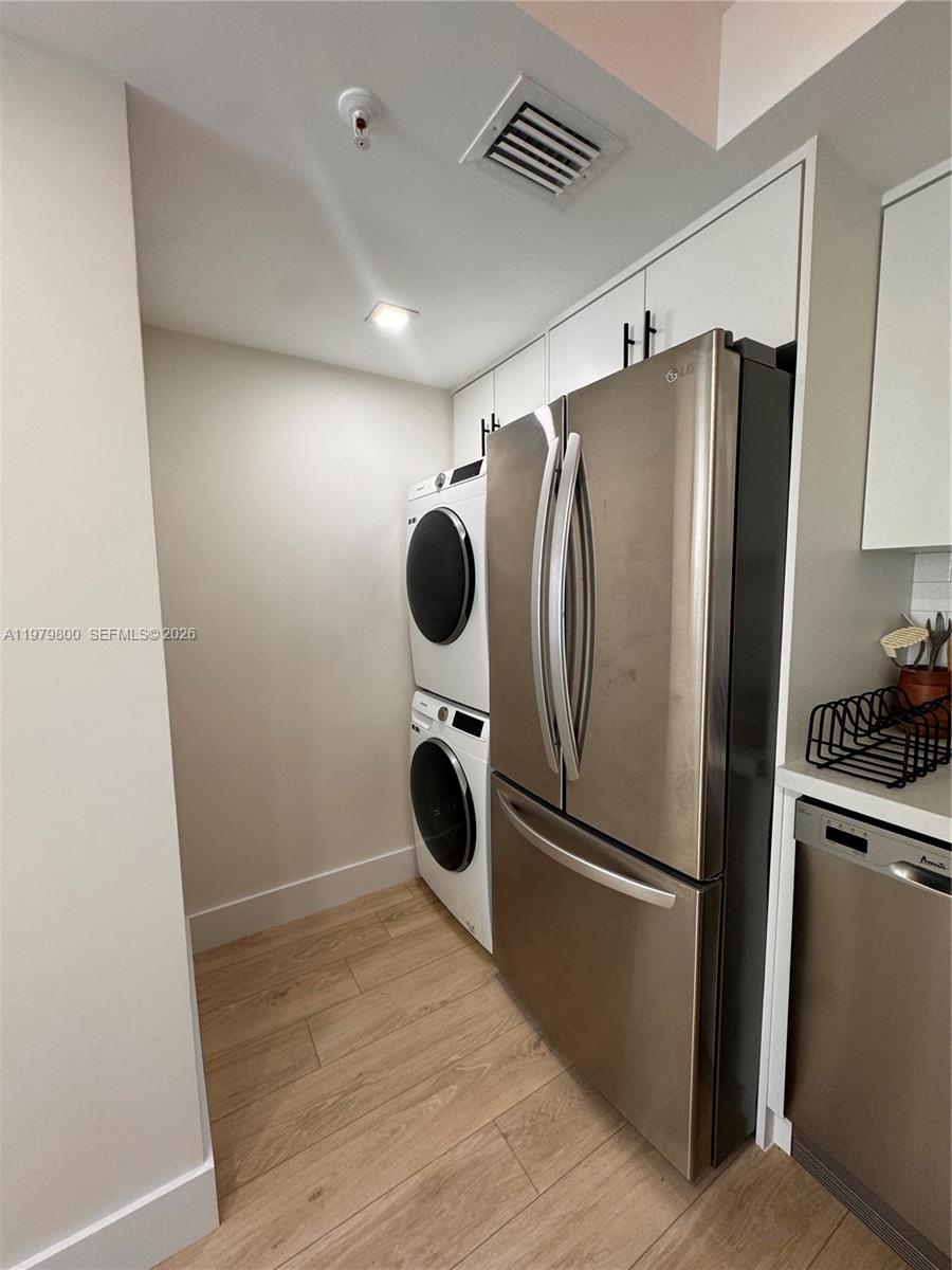 THE ROYAL CLUB CONDO - Residential Lease