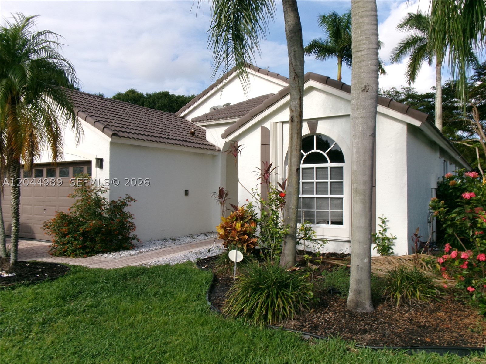 1971 Oak Berry Cir