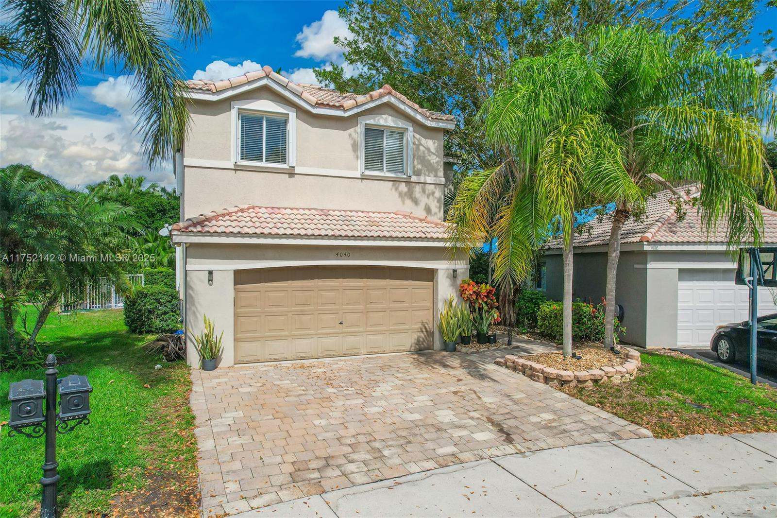 Property for Sale at 4040 Pine Ridge Ln, Weston, Broward County, Florida - Bedrooms: 4 
Bathrooms: 3  - $825,000