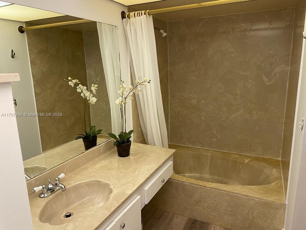 ISLE OF SANDALFOOT CONDO - Residential Lease