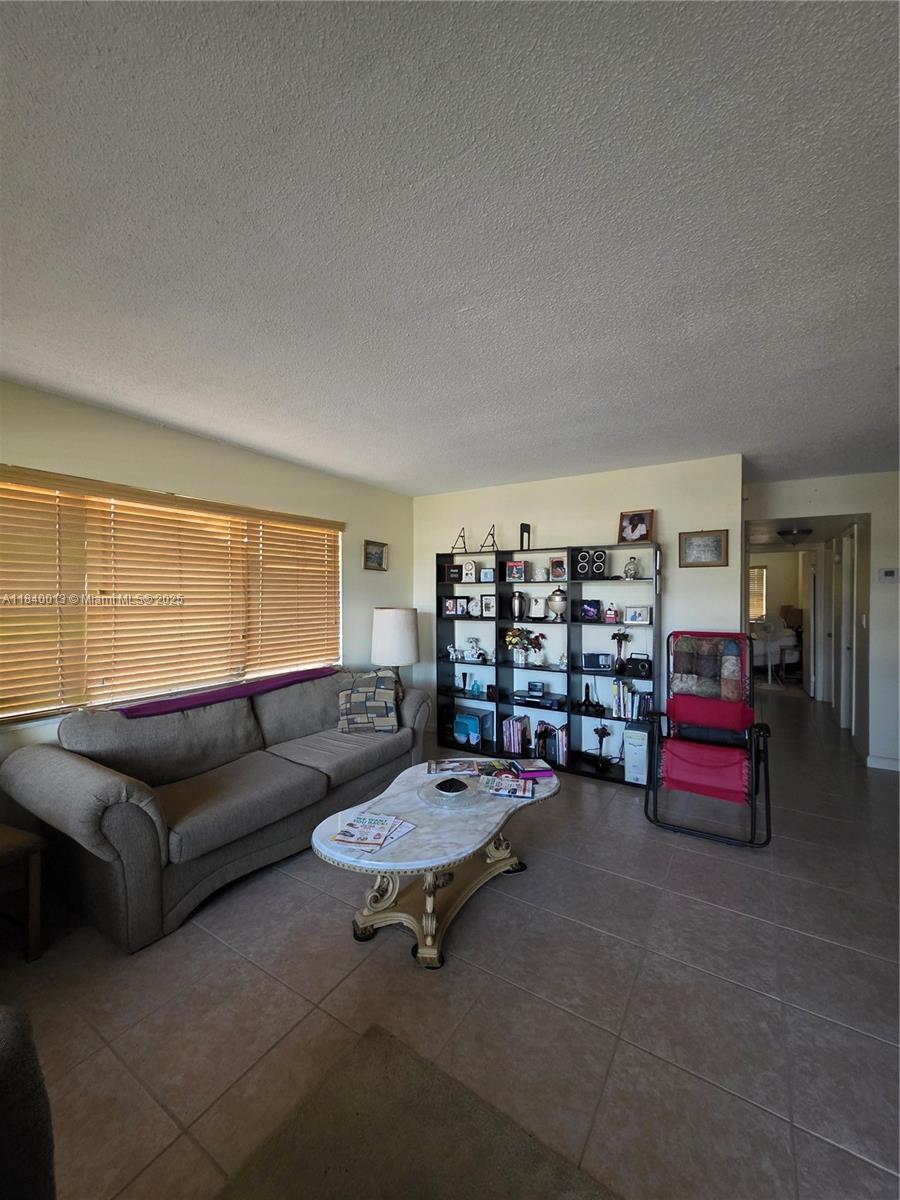 RO-MONT SOUTH CONDO MNPQ - Residential