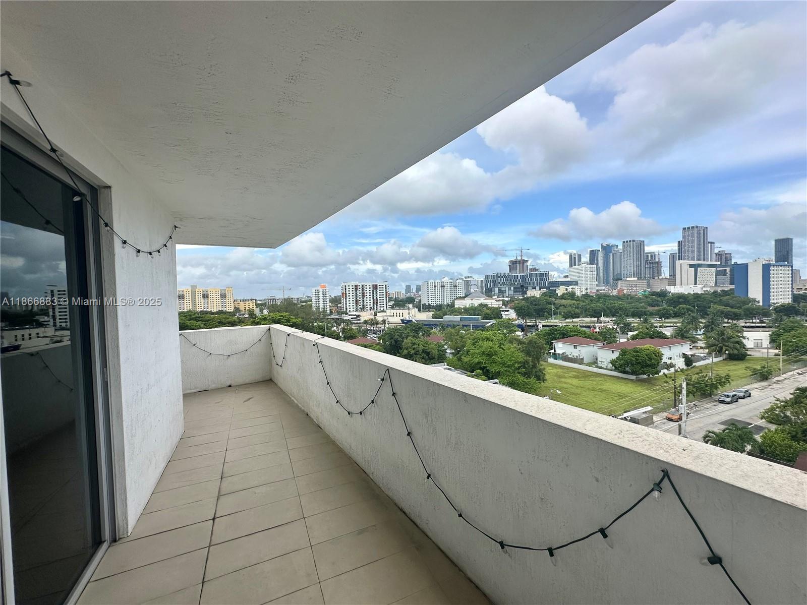 36 NW 6th Ave 806