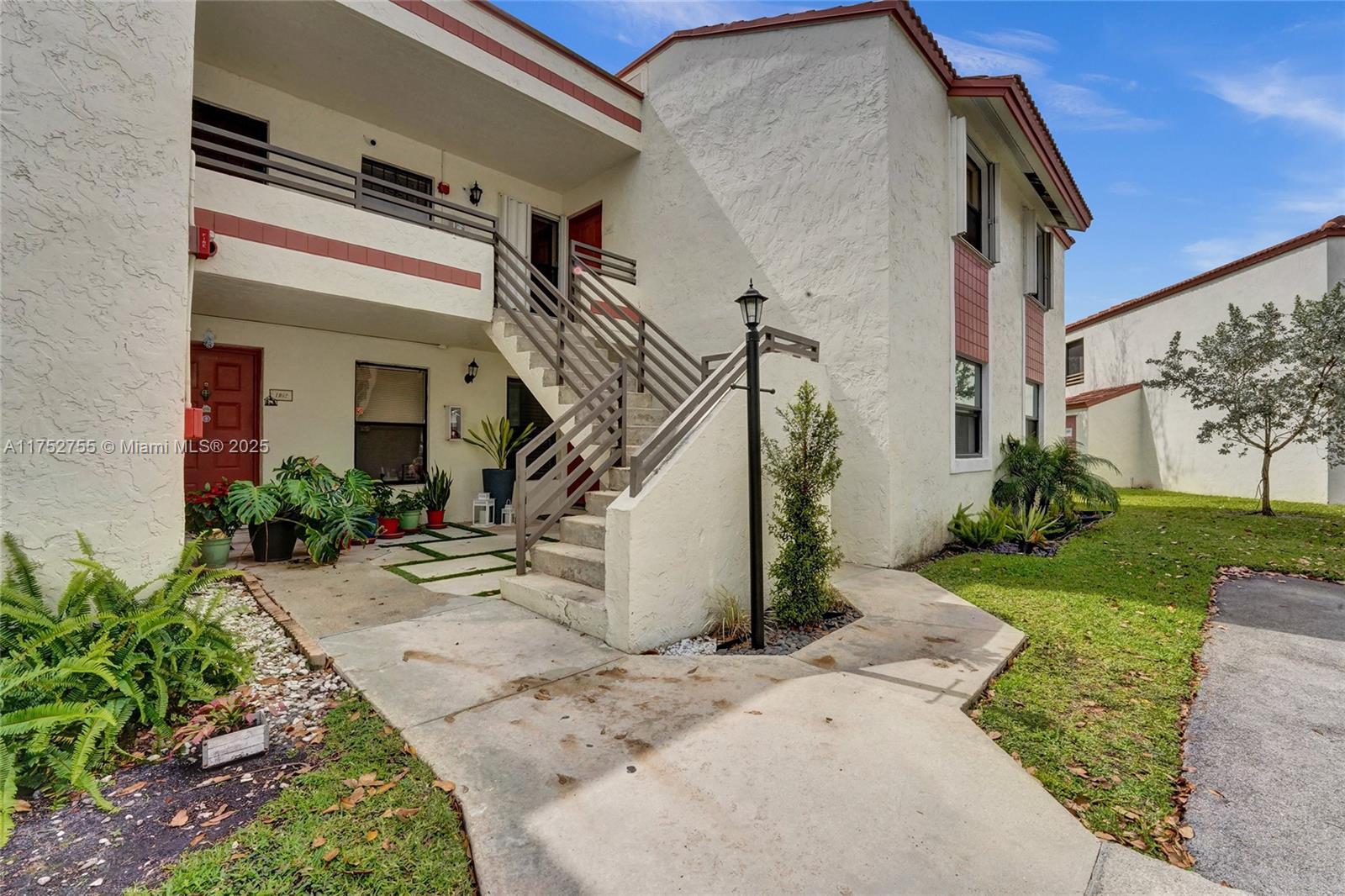 Property for Sale at 1166 N Hiatus Rd 1166, Pembroke Pines, Miami-Dade County, Florida - Bedrooms: 3 
Bathrooms: 2  - $365,000