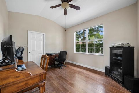 Single Family Residence in Davie FL 3808 Spanish Oak Pt Pt 29.jpg