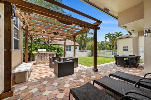 Single Family Residence in Davie FL 3808 Spanish Oak Pt Pt 32.jpg