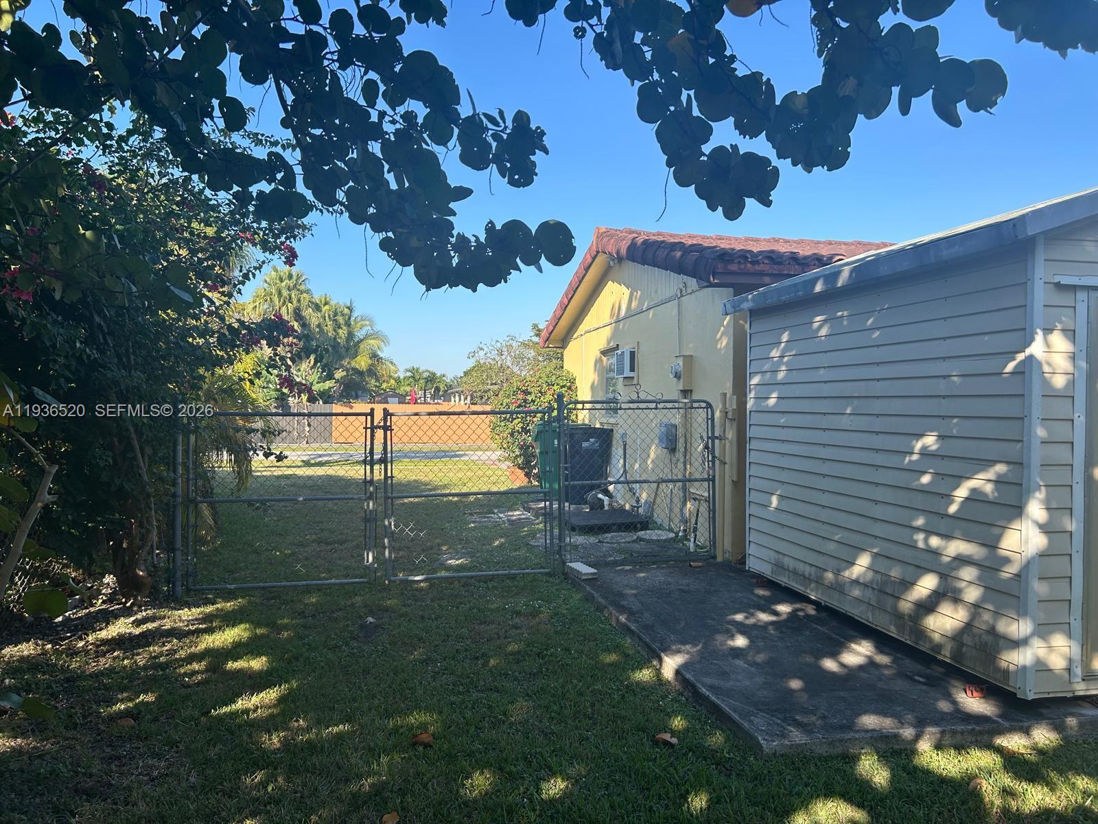 KENDALE LAKES SEC 4 - Residential