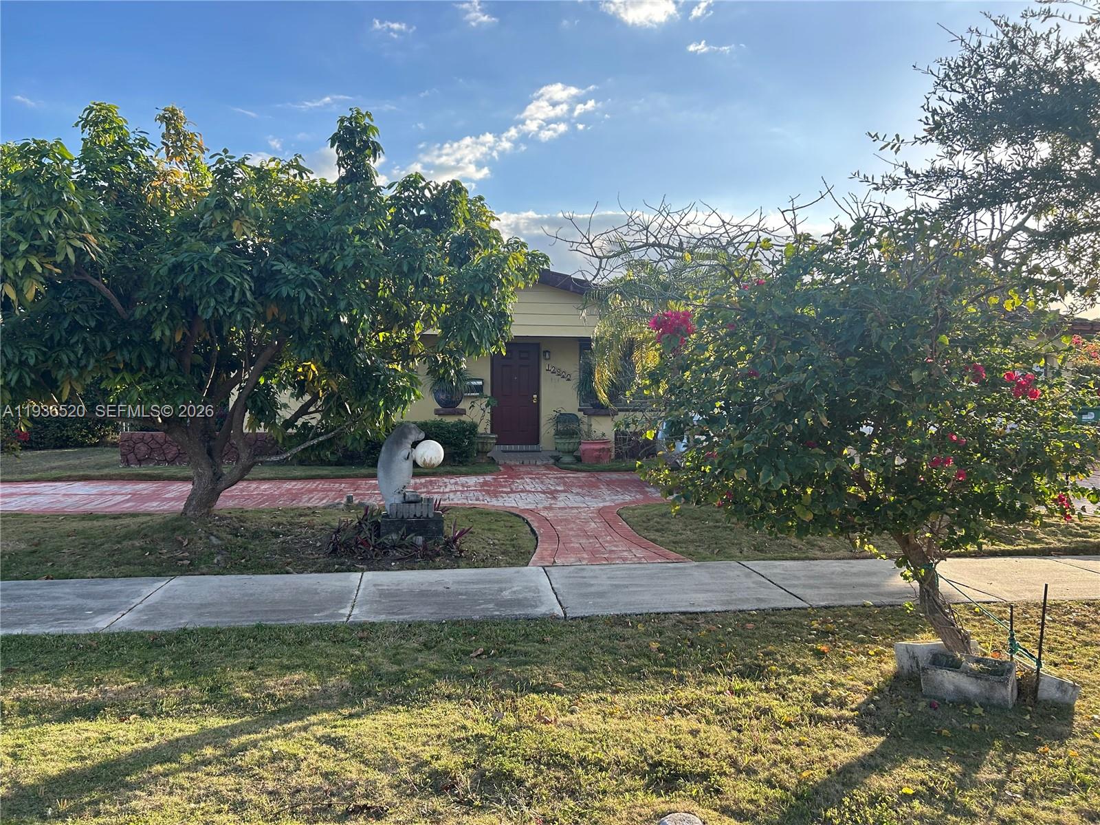 KENDALE LAKES SEC 4 - Residential