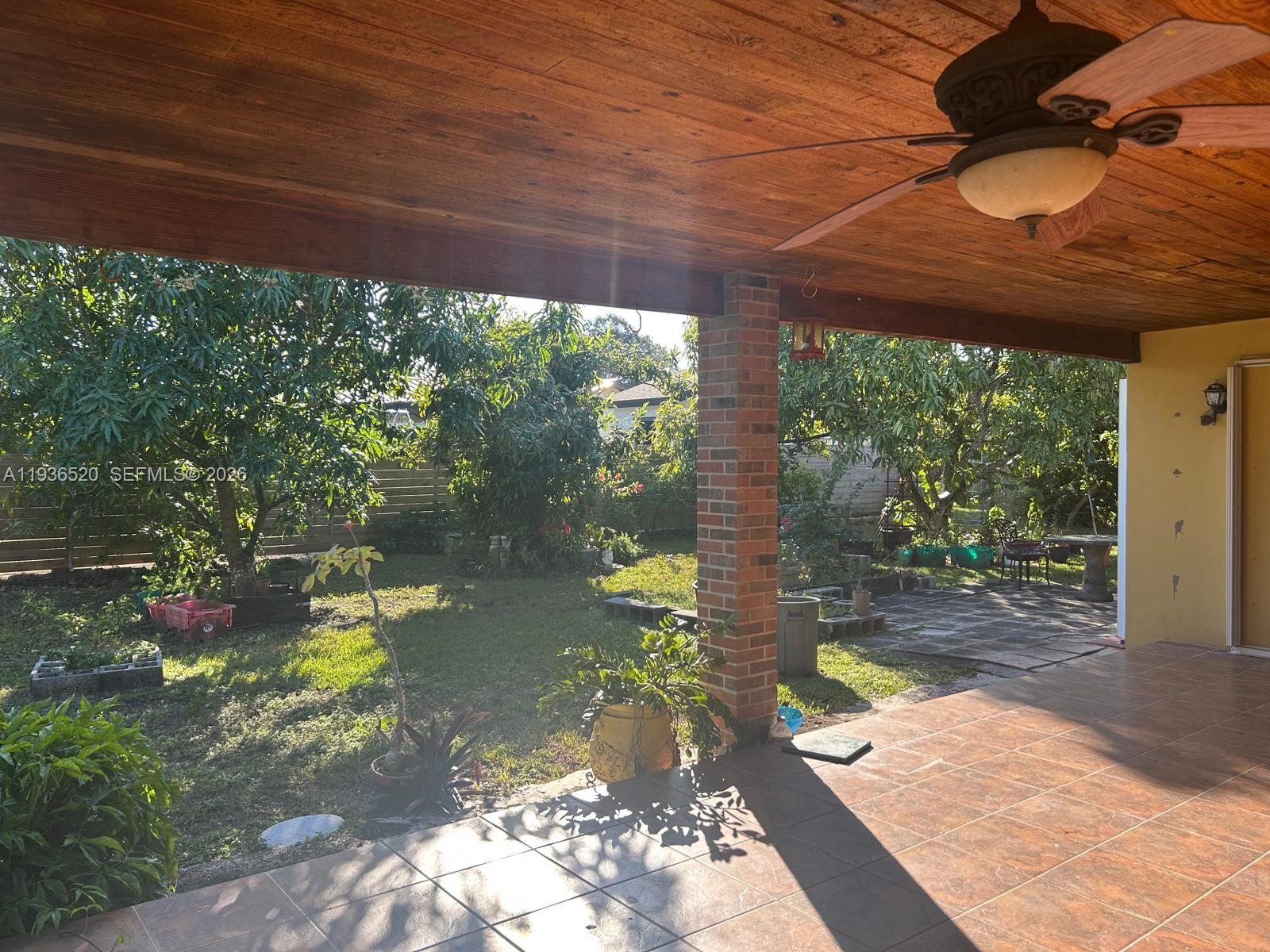 KENDALE LAKES SEC 4 - Residential