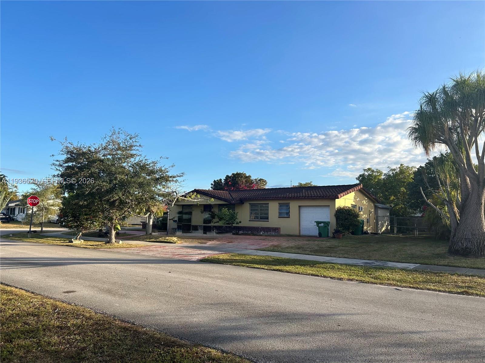 KENDALE LAKES SEC 4 - Residential