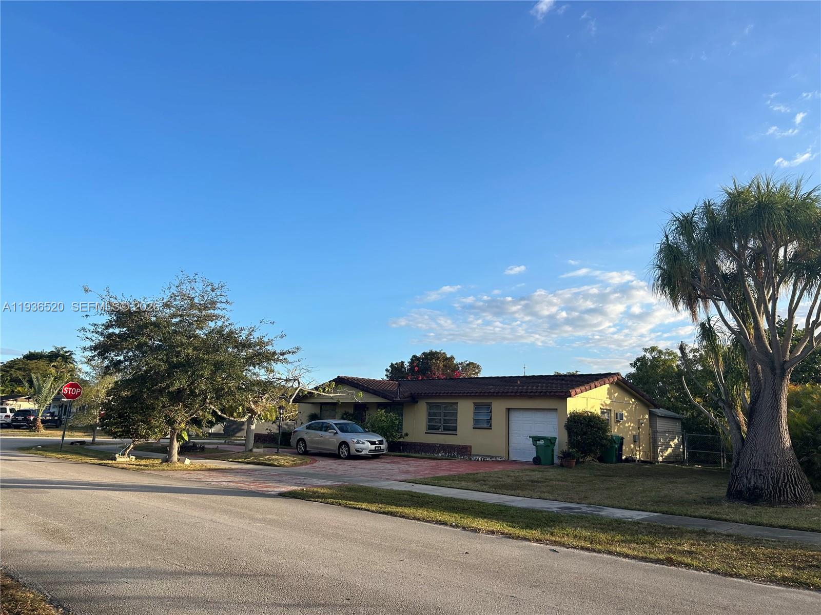 KENDALE LAKES SEC 4 - Residential