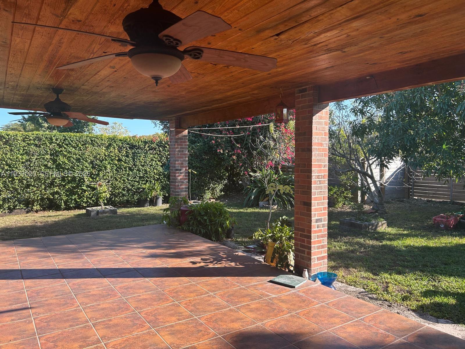 KENDALE LAKES SEC 4 - Residential