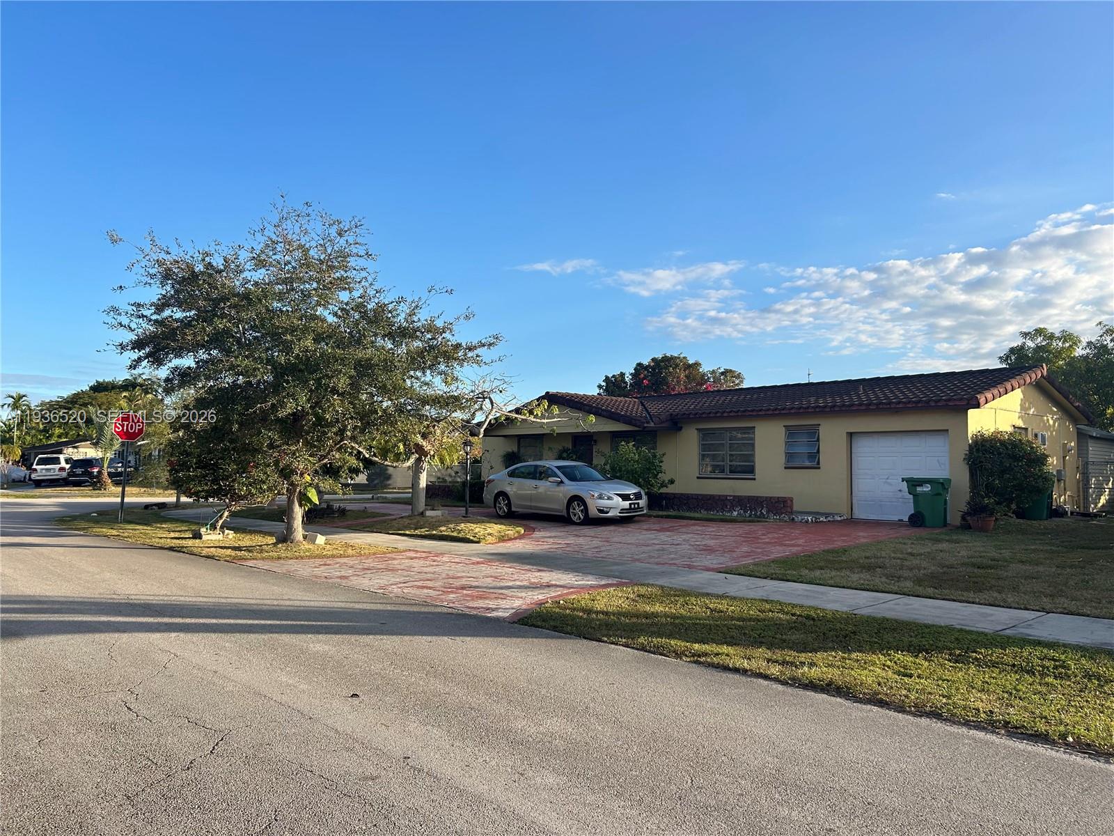 KENDALE LAKES SEC 4 - Residential