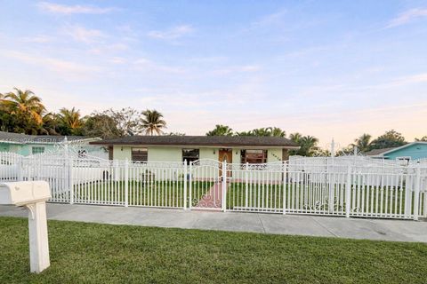 Photo of 14474 SW 293rd Ter, Homestead, FL 33033 (MLS # A11988046)