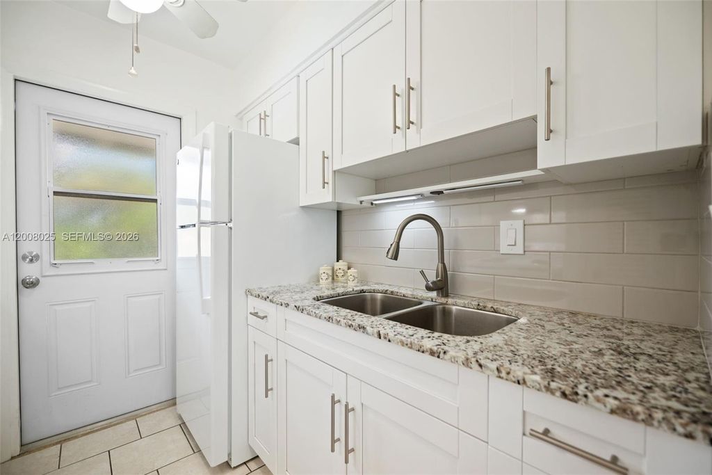 Photo of 1431 S 14th Ave #212, Hollywood, FL 33020 (MLS # A12008025)
